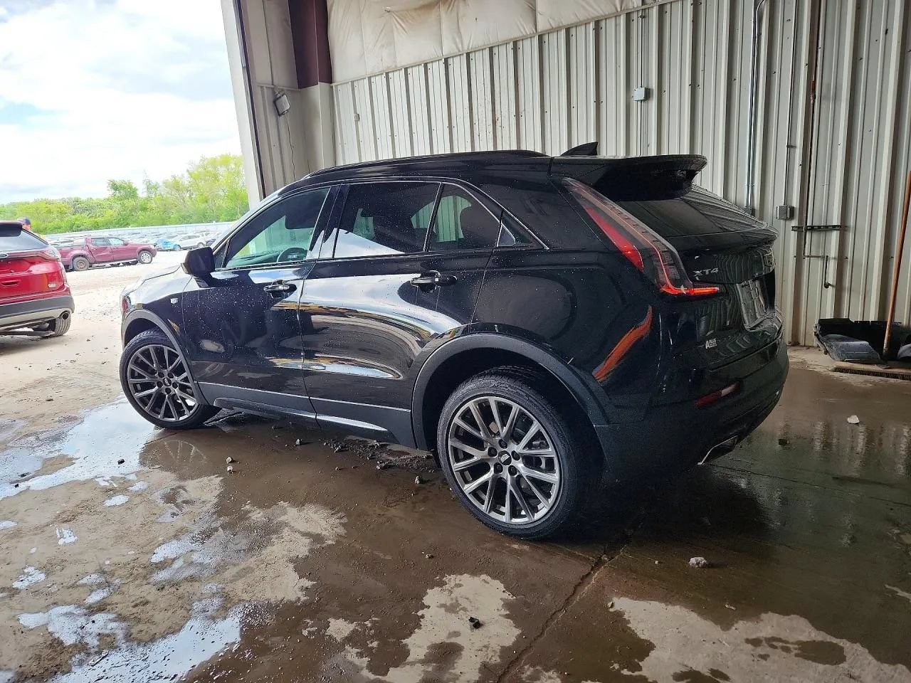 Used 2020 Cadillac XT4 Sport w/ LPO, Midnight Sport Package FWD image 4