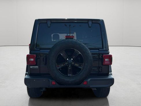 Used 2021 Jeep Wrangler Unlimited Sahara AWD/4WD image 6