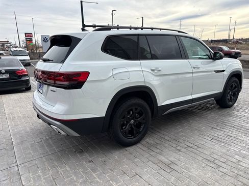 New 2026 Volkswagen Atlas Peak Edition image 5