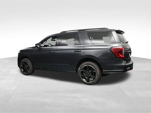 Used 2023 Ford Expedition Limited image 9