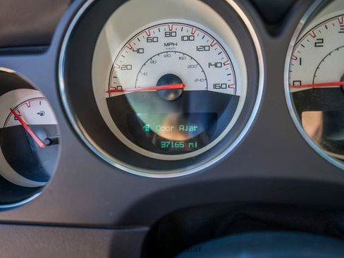 Used 2014 Dodge Challenger R/T image 34