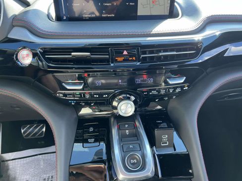 Used 2023 Acura MDX A-Spec image 24