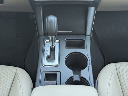 Used 2017 Subaru Outback 3.6R Limited image 19