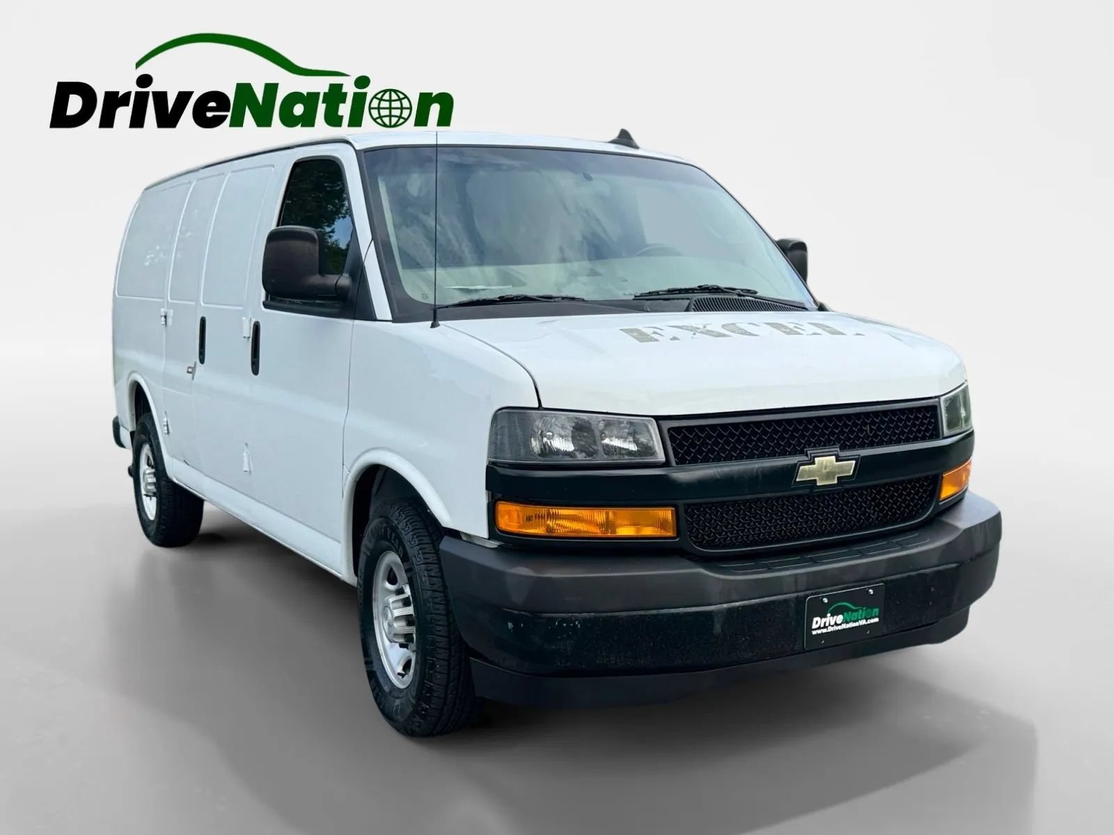 Used 2018 Chevrolet Express 2500 w/ Driver Convenience Package RWD image 3