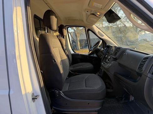 Used 2024 RAM ProMaster 2500 w/ Convenience Group image 9