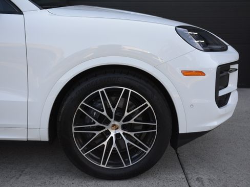 Certified 2026 Porsche Cayenne Coupe AWD/4WD image 11