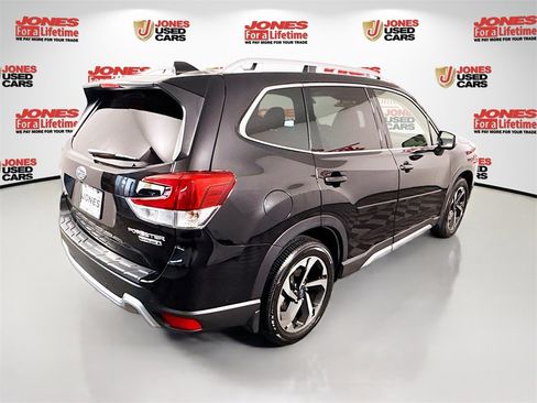 Used 2022 Subaru Forester Touring image 18