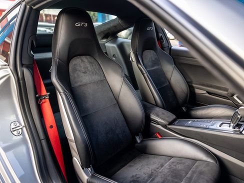 Used 2018 Porsche 911 GT3 image 51