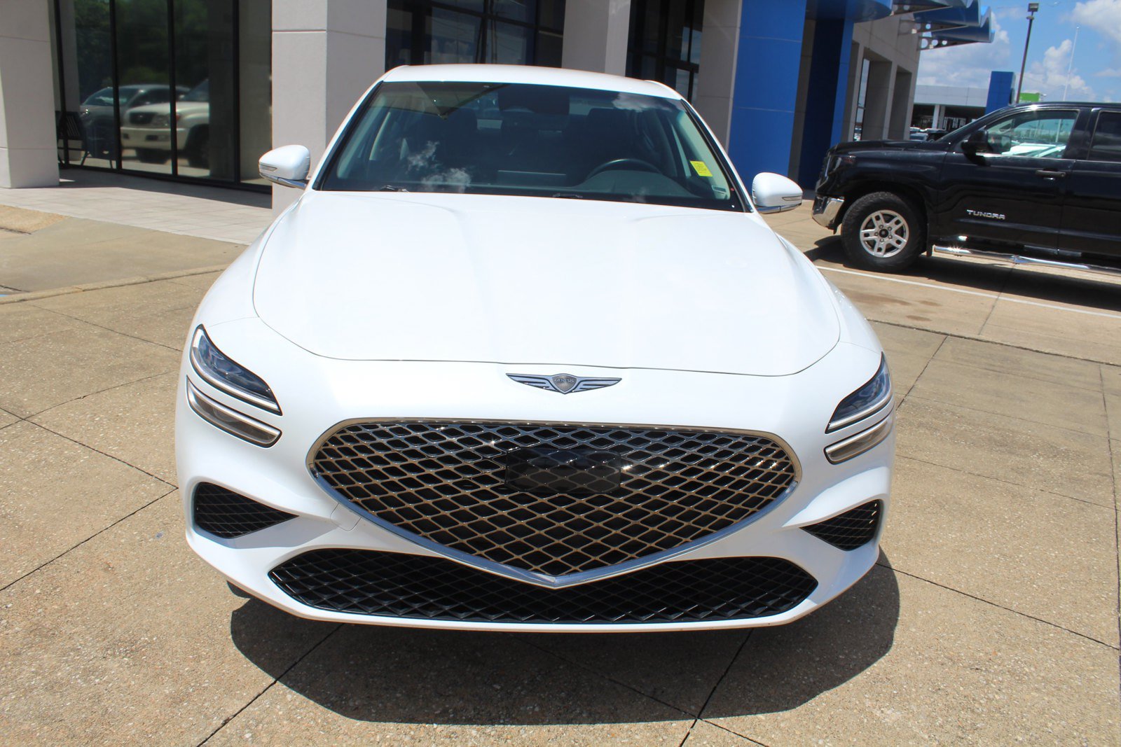 Used 2025 Genesis G70 2.5T RWD image 2