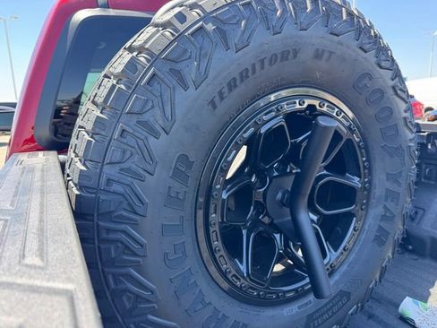 New 2026 Chevrolet Colorado ZR2 w/ ZR2 Bison Edition AWD/4WD image 9