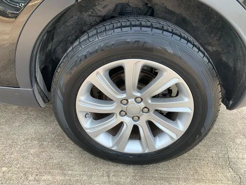 Used 2016 Land Rover Discovery Sport SE AWD/4WD image 23