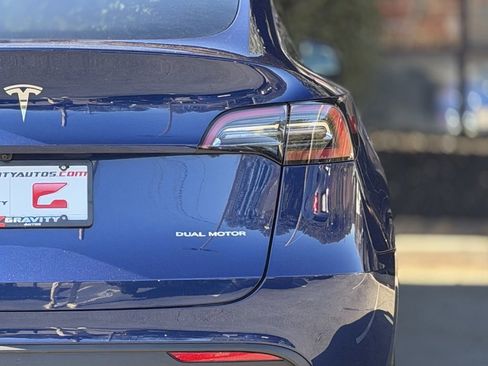 Used 2024 Tesla Model Y Long Range image 16