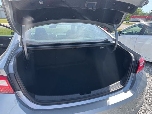 Used 2025 Chevrolet Malibu LT FWD image 11
