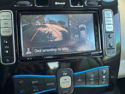 Used 2015 Nissan Leaf SV w/ LED & Quick Charge Package image 16