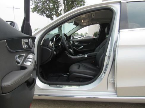 Used 2020 Mercedes-Benz C 300 Sedan w/ Premium Package image 17