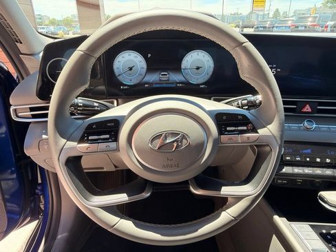Used 2023 Hyundai Elantra SEL w/ Convenience Package FWD image 19