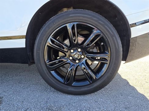 Used 2021 Land Rover Range Rover Velar R-Dynamic S image 16