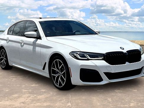 Used 2021 BMW 540i w/ M Sport Package RWD image 3