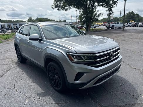 Used 2023 Volkswagen Atlas Cross Sport SE w/ Black Wheel Package FWD image 12