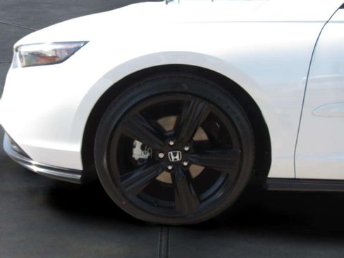Used 2024 Honda Accord Sport image 4