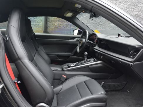 Certified 2020 Porsche 911 Carrera S RWD image 27