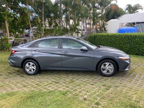 Used 2025 Hyundai Elantra SE w/ Cargo Package FWD image 26