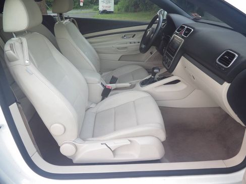 Used 2008 Volkswagen Eos 2.0T FWD image 13