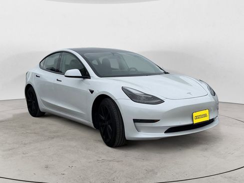 Used 2021 Tesla Model 3 Standard Range Plus RWD image 6