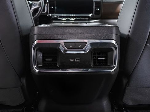 Used 2024 Chevrolet Silverado 1500 High Country w/ High Country Premium Package AWD/4WD image 30