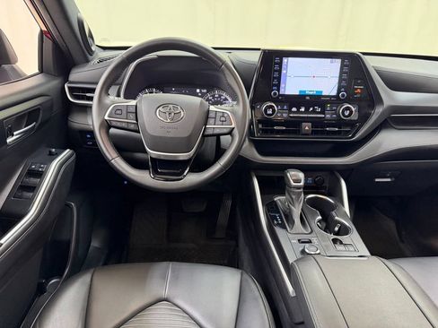 Used 2022 Toyota Highlander XSE AWD/4WD image 33