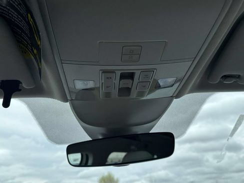 New 2026 Volkswagen Taos SE FWD image 24