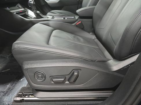 Certified 2025 Audi Q3 2.0T Premium w/ Convenience Package image 24