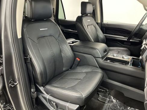 Used 2021 Ford Expedition Platinum image 32