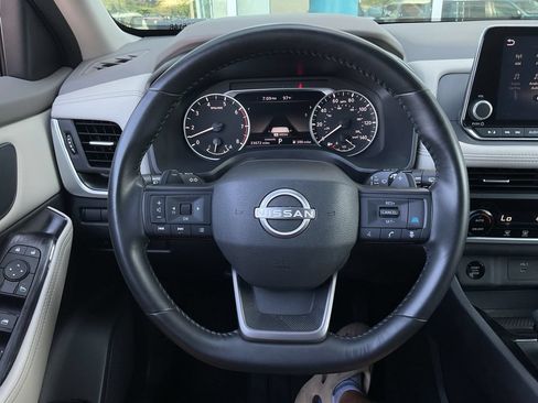 Used 2025 Nissan Rogue SV FWD image 26