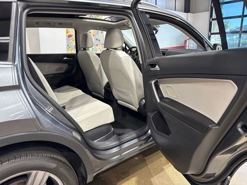 Used 2021 Volkswagen Tiguan SEL AWD/4WD image 88