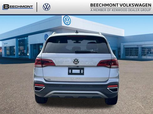 Used 2024 Volkswagen Taos SE FWD image 6