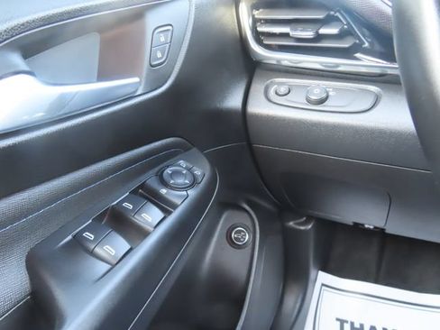 Used 2025 Buick Envista Sport Touring w/ Convenience I Package FWD image 31