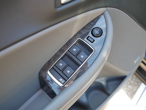 Used 2014 Chevrolet Impala LTZ FWD image 19