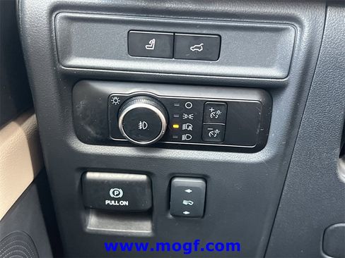 Used 2024 Ford Expedition Max Limited image 19