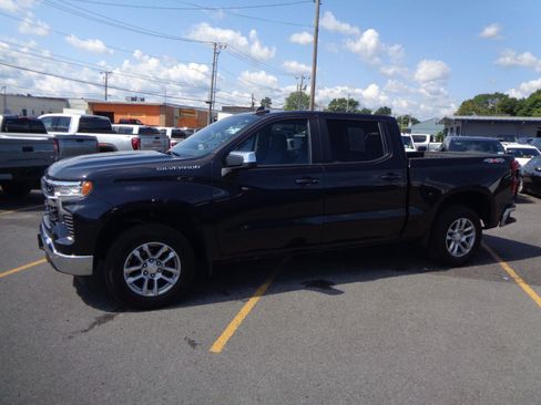 Used 2023 Chevrolet Silverado 1500 LT AWD/4WD image 5