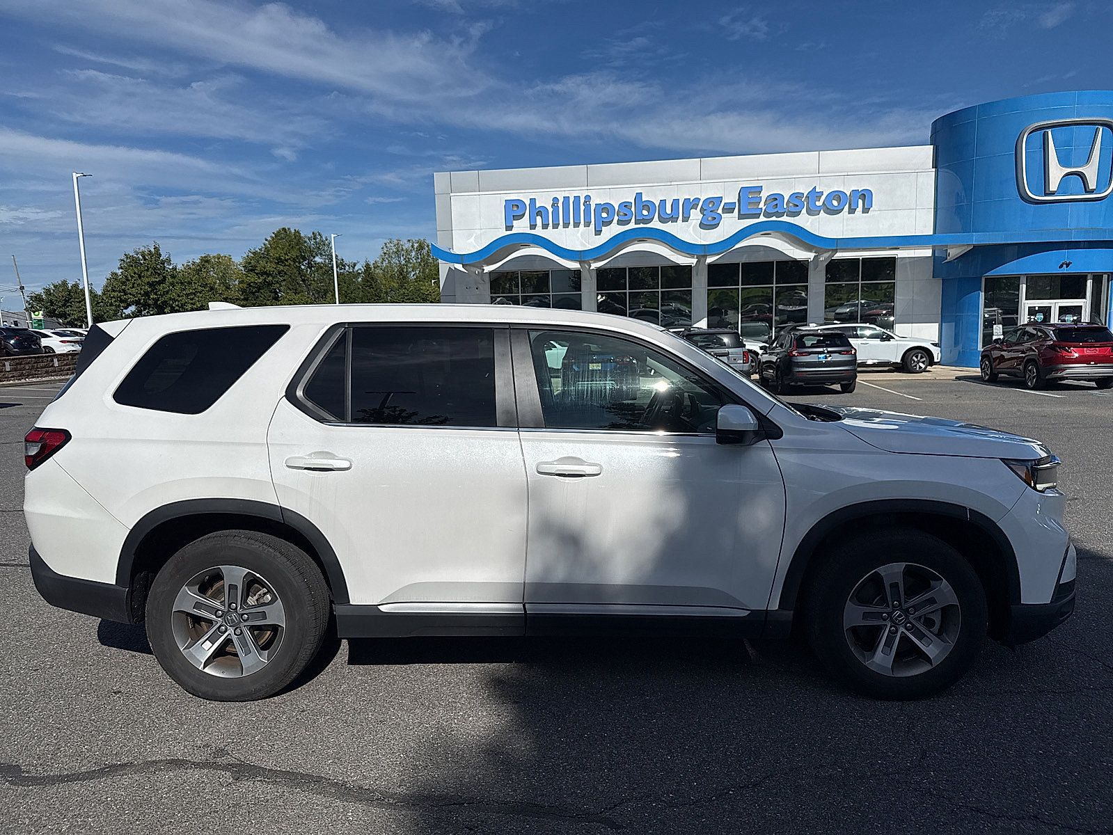 Used 2025 Honda Pilot EX-L image 4