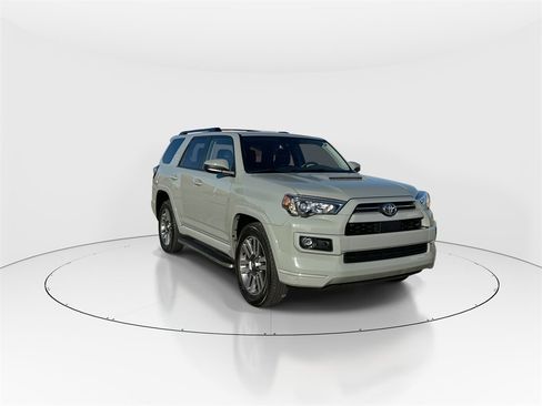 Used 2022 Toyota 4Runner TRD Sport image 2