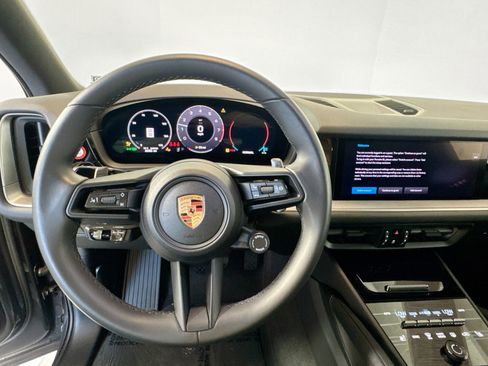 Used 2025 Porsche Cayenne image 14