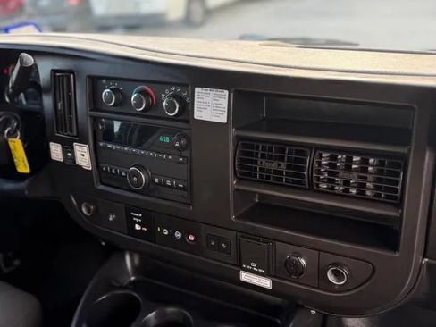 Used 2020 GMC Savana 3500 Extended w/ Driver Convenience Package RWD image 11
