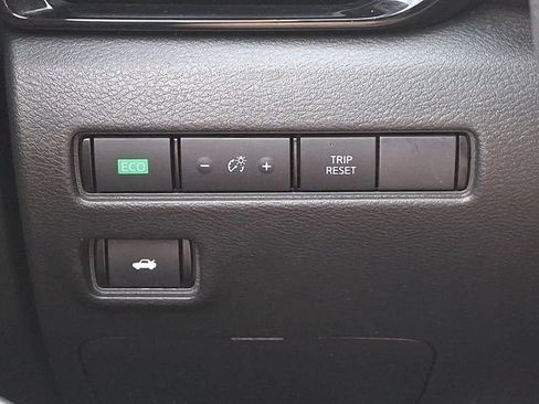 Used 2024 Nissan Sentra SV FWD image 26