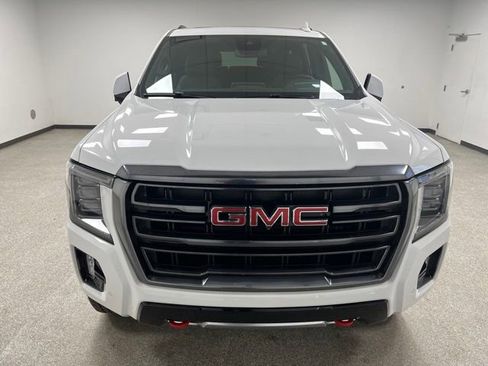Used 2024 GMC Yukon XL AT4 w/ AT4 Premium Package AWD/4WD image 3