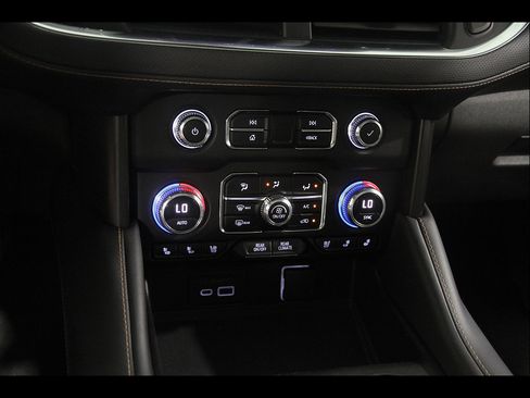 Certified 2021 GMC Yukon XL AT4 w/ Rear Media and Nav Package AWD/4WD image 17