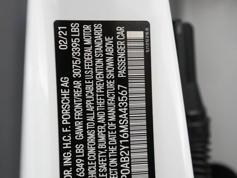 Used 2021 Porsche Taycan 4S image 27