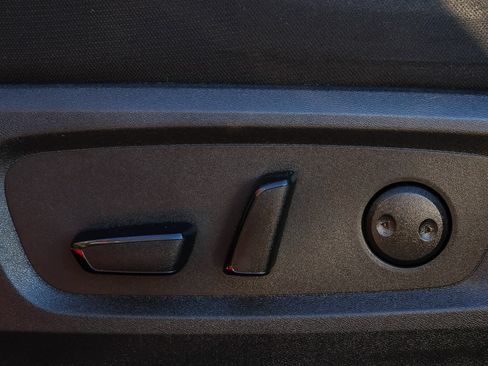 Used 2023 Nissan Pathfinder SV image 22