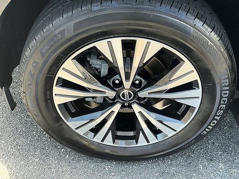 Certified 2021 Nissan Rogue SV FWD image 9